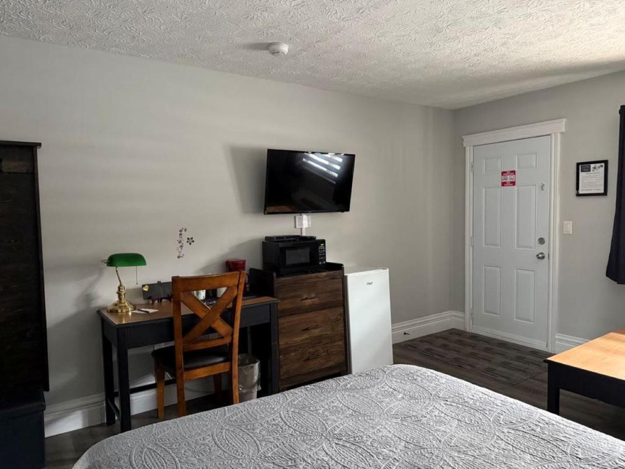 Auberge Micky Inc Edmundston Exterior foto